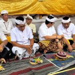 Ketua DPRD Badung Dampingi Bupati Hadiri Karya Agung di Pura Pererepan Dalem Pemutih Desa Bualu
